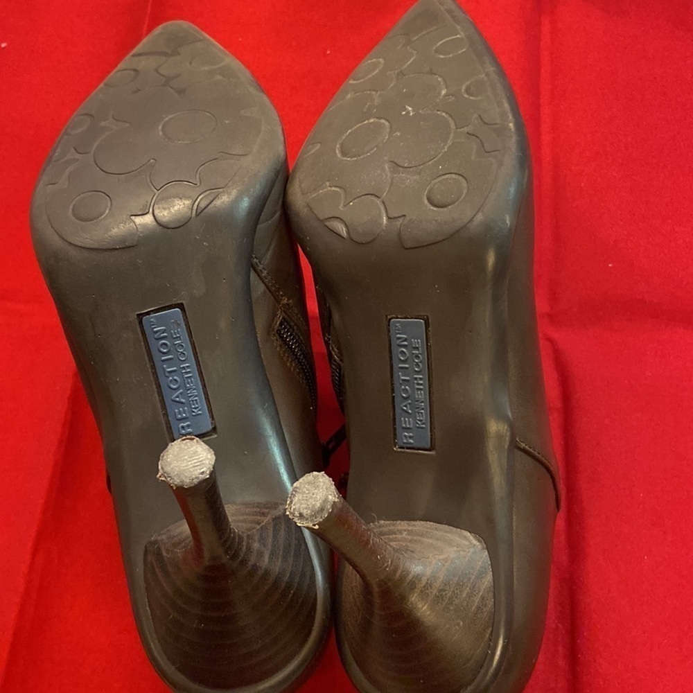 Reaction Kenneth Cole Brown Pointed Toe Heel 2.5” Ankle Bootie - Picture 12 of 14